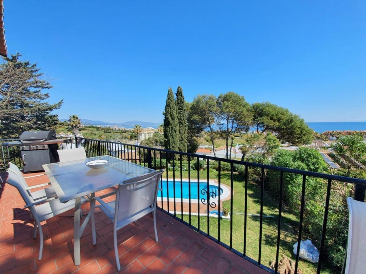 Seaside Villa: 5-Bedroom Retreat with Pool and Ocean Views Manilva Exterior photo